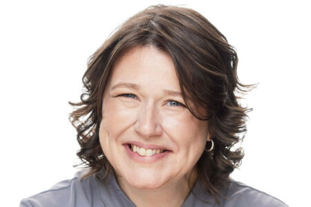 Photo of Rev. Dr. Sarah Travis