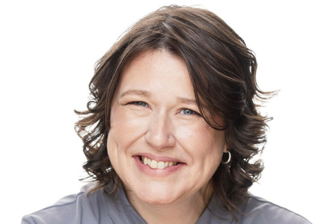 Photo of Rev. Dr. Sarah Travis